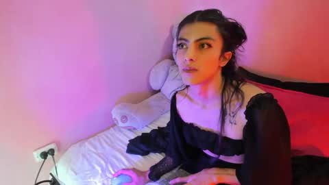 Lee lowell online show from December 5, 6:40 am