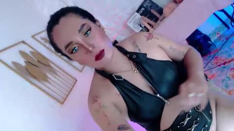 Caroline online show from December 23, 7:45 am