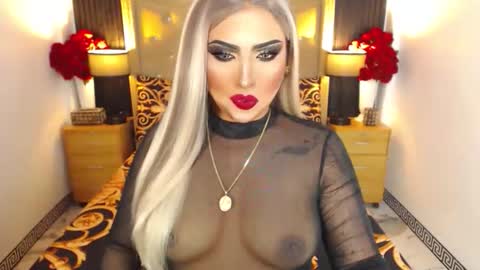 _natashacooper_ online show from February 23, 4:21 pm