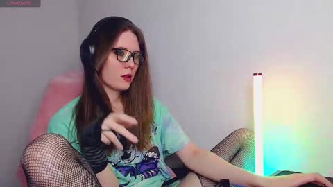 Tracy online show from February 18, 1:33 pm