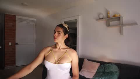 Anastasia Vahos online show from October 19, 5:05 pm