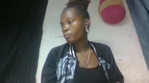 aadienne online show from April 15, 7:58 pm