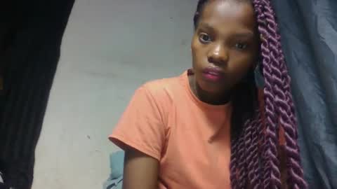 aadienne online show from April 24, 12:30 pm