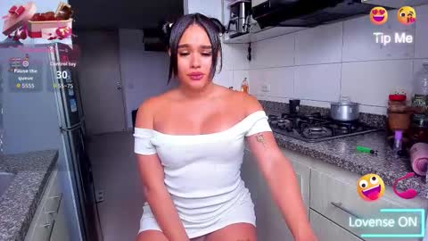 Snapshot of abrilstivenson_ chatting on September 8, 6:50 pm itis S O F I A online show from September 8, 6:50 pm