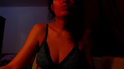 Snapshot of addicted2uts chatting on January 4, 3:28 pm amy online show from January 4, 3:28 pm