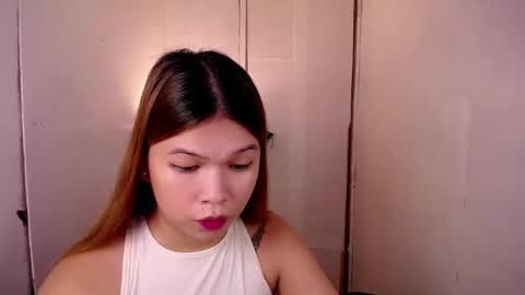 adorabletsforyouxx online show from February 7, 4:46 pm