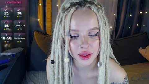 aleftinka online show from December 10, 9:33 pm