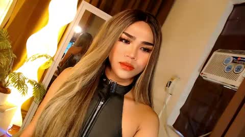 alenajones online show from April 29, 8:08 am