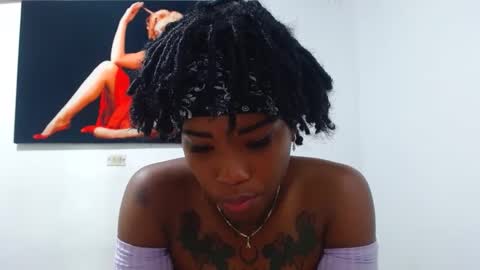 Snapshot of alexia_sinclaire24 chatting on September 20, 12:05 am alexia_sinclaire24 online show from September 20, 12:05 am