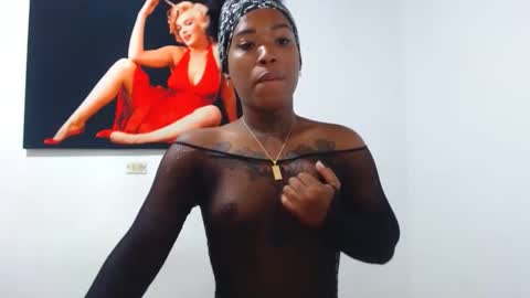 Snapshot of alexia_sinclaire24 chatting on October 1, 12:00 am alexia_sinclaire24 online show from October 1, 12:00 am