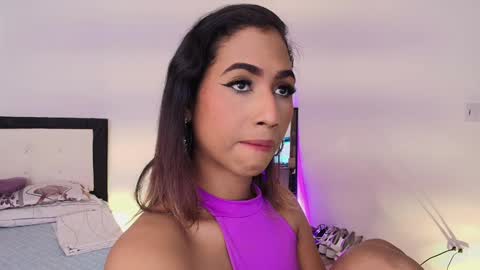    online show from December 3, 5:06 pm