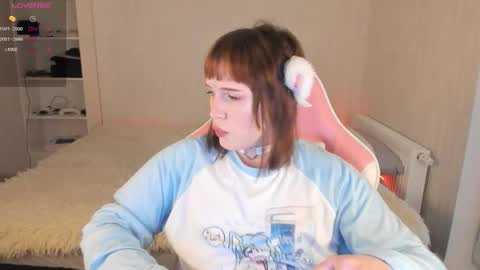Snapshot of alice_moonshard chatting on October 11, 12:18 pm Alice online show from October 11, 12:18 pm