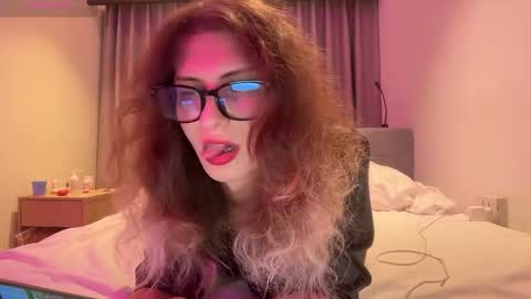 AlicePinkhead online show from April 9, 8:09 am