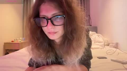 AlicePinkhead online show from April 17, 9:01 am