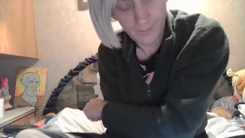 Alisha online show from April 2, 8:34 am