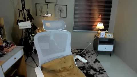Snapshot of aliyah_bucks chatting on January 27, 5:58 am hello your lovely ALIYAH online show from January 27, 5:58 am