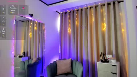 Snapshot of allison_alahia chatting on December 29, 8:37 pm Allison online show from December 29, 8:37 pm