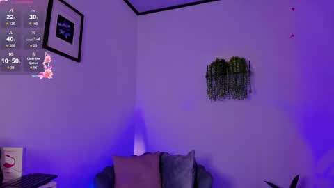 Snapshot of allison_alahia chatting on March 1, 7:59 pm Allison online show from March 1, 7:59 pm