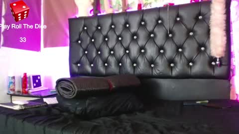 Snapshot of allys_xoxo chatting on September 30, 4:01 am Allys xoxo online show from September 30, 4:01 am