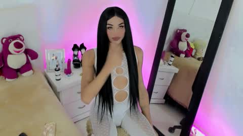 Snapshot of amal_baddel_ chatting on October 18, 5:55 am amal_baddel_ online show from October 18, 5:55 am
