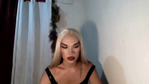 Snapshot of amanda_fuck69 chatting on October 11, 12:29 pm Amanda online show from October 11, 12:29 pm