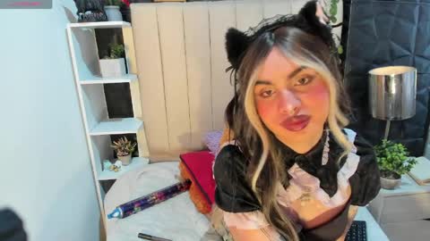 amapola_hs online show from April 6, 10:21 pm