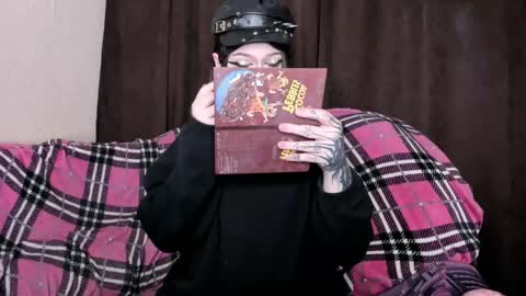 Amelia online show from April 8, 9:10 am