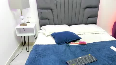 Angel Antonella online show from July 9, 7:45 am