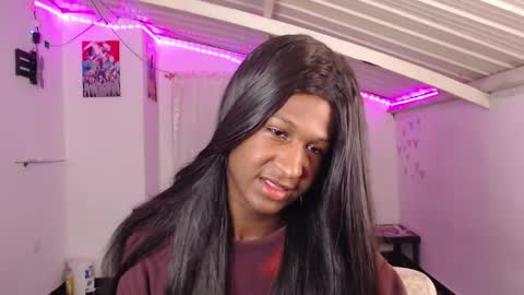 Snapshot of angell_dustt chatting on January 5, 4:14 am Danielle online show from January 5, 4:14 am