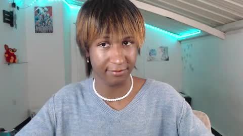 Snapshot of angell_dustt chatting on January 28, 5:32 am Danielle online show from January 28, 5:32 am