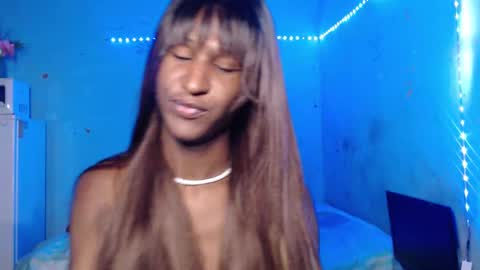 Snapshot of angell_dustt chatting on October 3, 4:23 am Danielle online show from October 3, 4:23 am