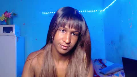 Snapshot of angell_dustt chatting on October 16, 7:02 pm Danielle online show from October 16, 7:02 pm