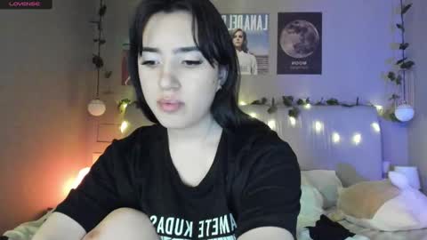 Snapshot of anisa_sweet chatting on December 6, 5:06 pm Anisa Moan from LovenseWet from Tip MenuOpen for Private online show from December 6, 5:06 pm