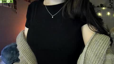 Snapshot of anisa_sweet chatting on October 19, 10:29 am Anisa Moan from LovenseWet from Tip MenuOpen for Private online show from October 19, 10:29 am