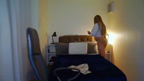 Anne Hart online show from December 11, 8:42 am