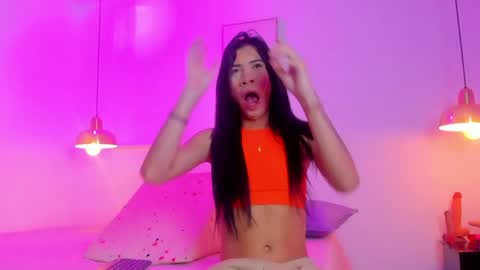 aria_millers1 online show from June 1, 11:23 am