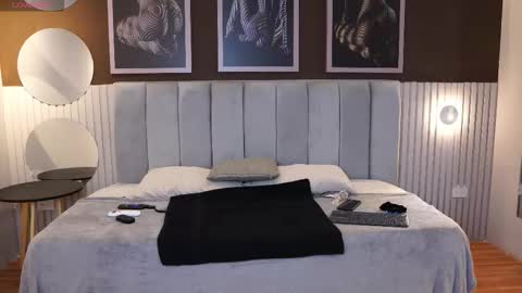 Ariaa online show from October 31, 7:00 pm