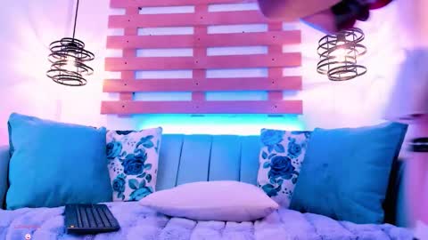 Ari  online show from October 4, 3:13 pm