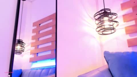 Ari  online show from October 19, 1:14 pm