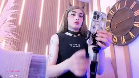 Ari  online show from December 2, 12:52 pm