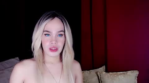 Snapshot of arianne_xoxo777 chatting on October 11, 12:02 am ARIANNE CUMS online show from October 11, 12:02 am