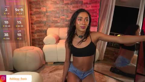 Snapshot of ashleyyfox_ chatting on September 11, 11:57 pm Ashley Fox online show from September 11, 11:57 pm