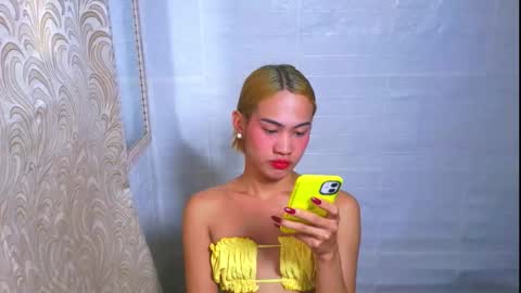 LOVELY LORAINE online show from September 27, 4:10 am