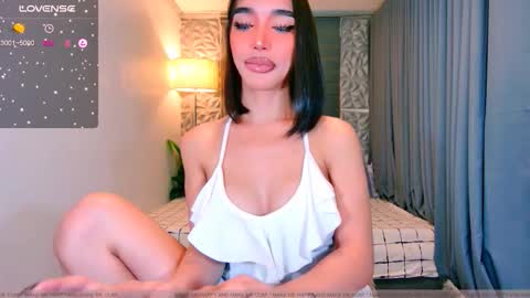 Snapshot of asiangoddess1 chatting on October 3, 2:11 am goddess online show from October 3, 2:11 am