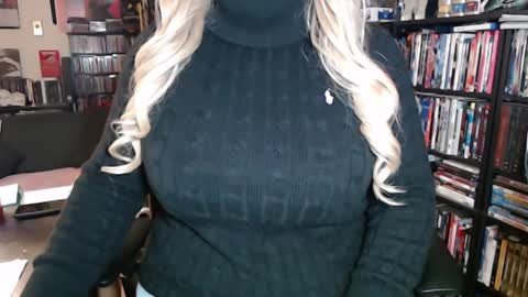 Snapshot of aspen_vale chatting on October 14, 11:37 pm Aspen Vale online show from October 14, 11:37 pm