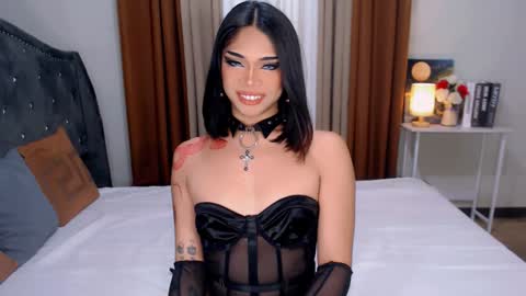 Snapshot of ava_lux chatting on December 7, 6:21 pm Ava online show from December 7, 6:21 pm