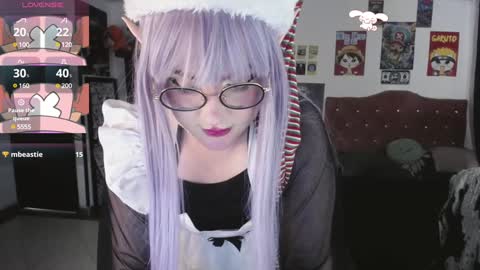 Snapshot of avril2809 chatting on December 22, 3:22 am Abril online show from December 22, 3:22 am