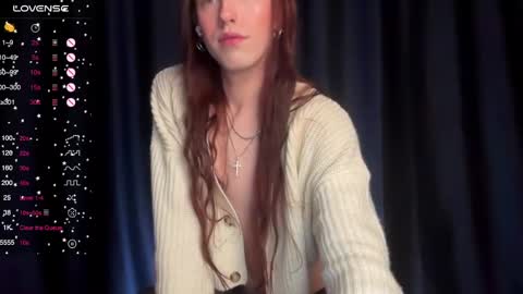 Snapshot of avril_pearly_ chatting on January 3, 7:50 pm avril_pearly_ online show from January 3, 7:50 pm