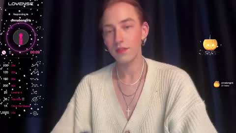 Snapshot of avril_pearly_ chatting on January 4, 7:13 pm avril_pearly_ online show from January 4, 7:13 pm