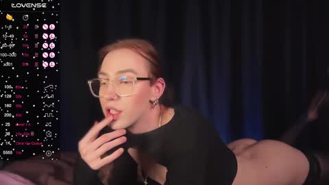 Snapshot of avril_pearly_ chatting on February 7, 8:10 pm avril_pearly_ online show from February 7, 8:10 pm